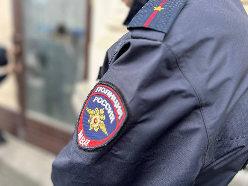 Мужчина нашел в лифте борсетку с 520 тысячами рублей и попал под статью