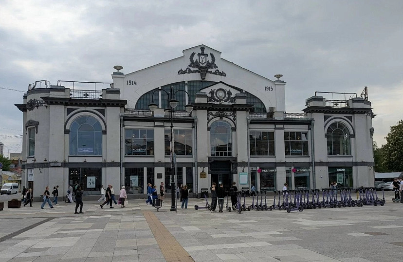 В Саратове продают торговые площади Крытого рынка 